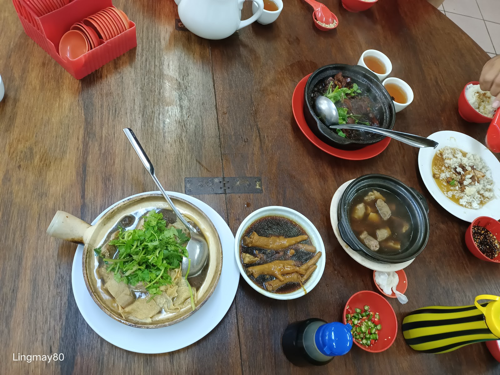 聚心轩肉骨茶 9